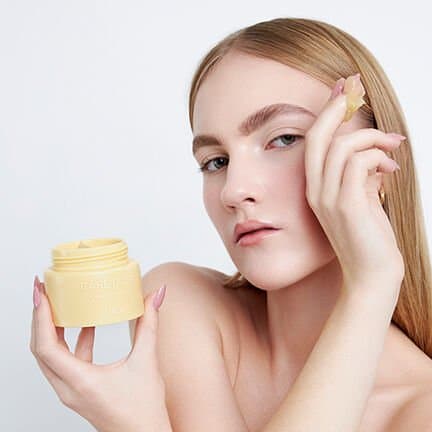 The SAEM Care Plus Manuka Honey Cream 100ml