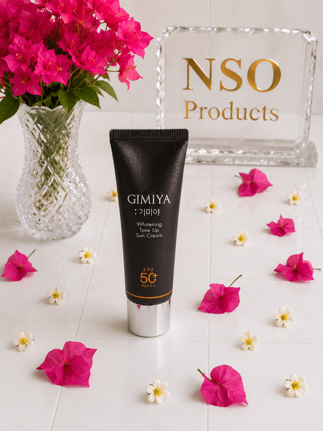 GIMIYA Whitening Tone Up Sun Cream SPF 50+ PA+++(50 ml)
মেয়াদ ২৭/০৭